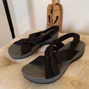 COPY - CLOUDSTEPPERS BY CLARKS